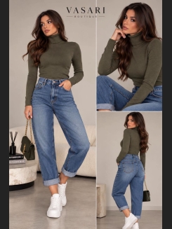 Sweter z golfem z delikatnej dzianiny w kolorze khaki
